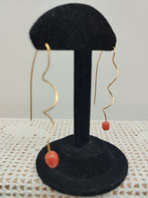 Carica l'immagine nel visualizzatore di Gallery, Orecchini corallo e  gold plated ONDE CORALLO s.