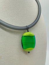 Carica l'immagine nel visualizzatore di Gallery, Collana vetro e plastica VOLTUMNA