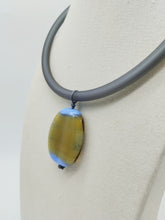 Carica l'immagine nel visualizzatore di Gallery, Collana vetro e plastica VOLTUMNA