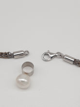 Carica l'immagine nel visualizzatore di Gallery, Collana argento e perla naturale