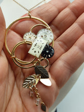 Carica l'immagine nel visualizzatore di Gallery, Collana con orologi 220