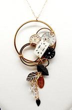 Carica l'immagine nel visualizzatore di Gallery, Collana con orologi 220