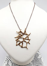 Carica l'immagine nel visualizzatore di Gallery, Collana bronzo PIZZO