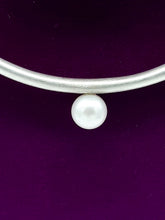 Carica l'immagine nel visualizzatore di Gallery, Collana argento e perla MEZZA LUNA