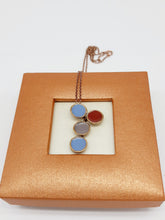 Carica l'immagine nel visualizzatore di Gallery, Collana bronzo e smalto/enamel