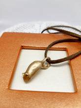 Carica l'immagine nel visualizzatore di Gallery, Collana bronzo TOPO