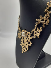 Carica l'immagine nel visualizzatore di Gallery, Collana gold plated e perla SEGNO