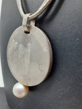 Carica l'immagine nel visualizzatore di Gallery, Collana argento e perla naturale  SAND - SABBIA