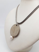 Carica l'immagine nel visualizzatore di Gallery, Collana argento e perla naturale  SAND - SABBIA