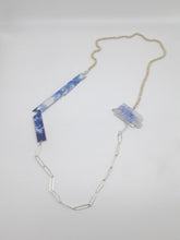 Carica l'immagine nel visualizzatore di Gallery, Collana argento, alluminio  e carta laccata