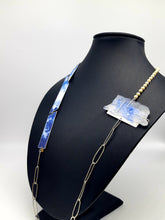 Carica l'immagine nel visualizzatore di Gallery, Collana argento, alluminio  e carta laccata