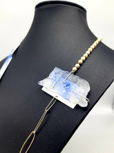 Carica l'immagine nel visualizzatore di Gallery, Collana argento, alluminio  e carta laccata
