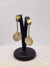 Carica l'immagine nel visualizzatore di Gallery, Orecchini con orologi GEARS 198