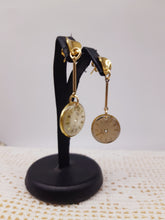 Carica l'immagine nel visualizzatore di Gallery, Orecchini con orologi GEARS 198