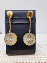 Carica l'immagine nel visualizzatore di Gallery, Orecchini con orologi GEARS 198