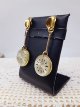 Carica l'immagine nel visualizzatore di Gallery, Orecchini con orologi GEARS 198