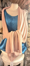 Carica l'immagine nel visualizzatore di Gallery, Stola Cashmere PALE PINK
