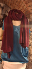 Carica l'immagine nel visualizzatore di Gallery, Stola Cashmere VINO WINE