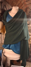 Carica l'immagine nel visualizzatore di Gallery, Stola Cashmere GREEN FOREST
