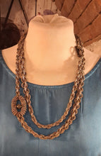 Carica l'immagine nel visualizzatore di Gallery, Collana Ricamo Labradonite