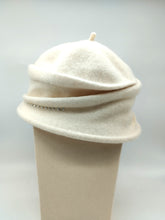 Carica l&#39;immagine nel visualizzatore di Gallery, Cappello - Winter&#39;s hat