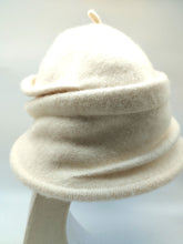 Carica l&#39;immagine nel visualizzatore di Gallery, Cappello - Winter&#39;s hat