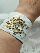 Carica l&#39;immagine nel visualizzatore di Gallery, Bracciale bronzo e smalto BAHARY white