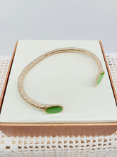 Carica l&#39;immagine nel visualizzatore di Gallery, Bracciale bronzo e smalto VERDE ACIDO