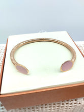 Carica l&#39;immagine nel visualizzatore di Gallery, Bracciale bronzo e smalto ROSA PALLIDO