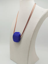 Carica l&#39;immagine nel visualizzatore di Gallery, Collana vetro Sasso Blu