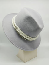 Carica l&#39;immagine nel visualizzatore di Gallery, Cappello - Winter&#39;s hat PERLA