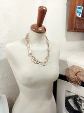 Carica l'immagine nel visualizzatore di Gallery, Collana bronzo Perla Barocca
