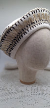 Carica l'immagine nel visualizzatore di Gallery, Cappello - Winter's hat Naturale  7650