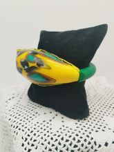 Carica l'immagine nel visualizzatore di Gallery, Bracciale vetro STONE GIALLO NERO verde Small