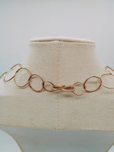 Carica l'immagine nel visualizzatore di Gallery, Collana bronzo Perla Cerchietti