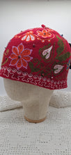 Carica l'immagine nel visualizzatore di Gallery, Cappello - Winter's hat RED 7627