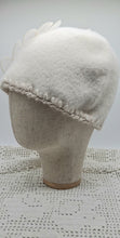 画像をギャラリービューアに読み込む, Cappello - Winter's hat WHITE  7630
