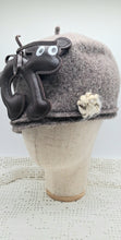 Carica l'immagine nel visualizzatore di Gallery, Cappello - Winter's hat Cane DOG  7661