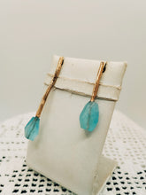Carica l'immagine nel visualizzatore di Gallery, Orecchini ASIMMETRICI Acquamarina