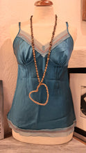 Charger l'image dans la galerie, Collana con grande cuore e molle