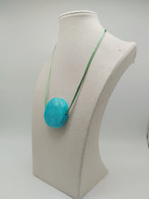 Carica l&#39;immagine nel visualizzatore di Gallery, Collana vetro Sasso Celeste