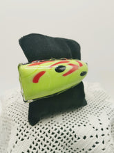 Carica l'immagine nel visualizzatore di Gallery, Bracciale vetro STONE VERDE PISELLO Small