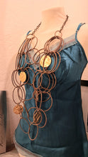 Carica l'immagine nel visualizzatore di Gallery, Collana Medaglie Gold