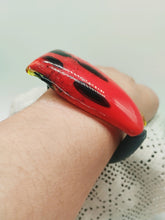 Carica l'immagine nel visualizzatore di Gallery, Bracciale vetro STONE ROSSO Nero