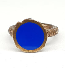 Carica l&#39;immagine nel visualizzatore di Gallery, Anello  bronzo e smalto/enamel BLU SCURO