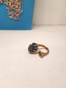 Anello bronzo, azzurrite blu e peridoto sfaccettato